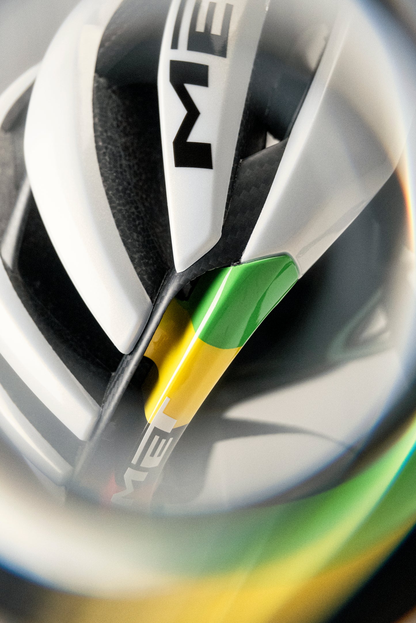 Capacete MET TRENTA 3K CARBON LIMITED WORD CHAMPION 2026 Branco