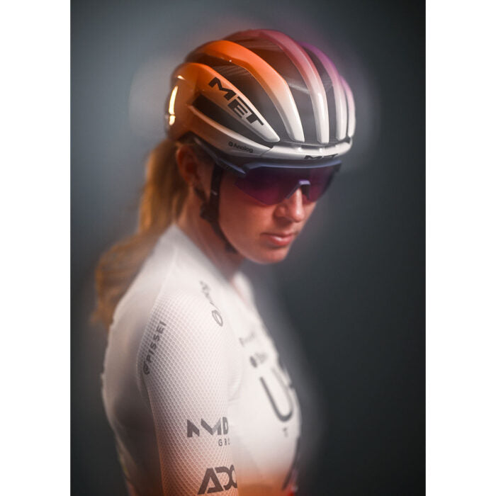 Capacete MET TRENTA 3K CARBON UAE TEAM ADQ 2026 Violeta/Laranja