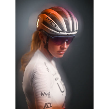 Capacete de Estrada MET TRENTA 3K CARBON MIPS UAE TEAM ADQ 2026 Violeta/Laranja