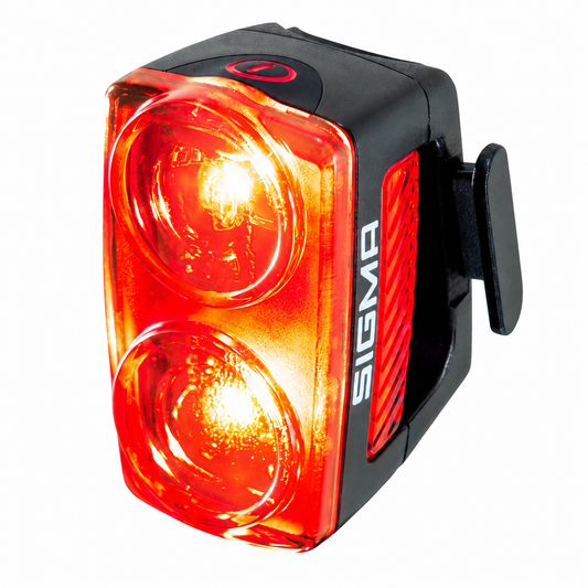 Luz traseira SIGMA Buster RL 150 com luz de travagem — vista do produto sobre fundo branco