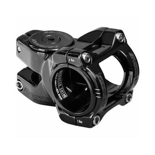 Avanço REVERSE COMPONENTS BLACK ONE D-2 Titanium preto/preto mate — vista principal sobre fundo branco