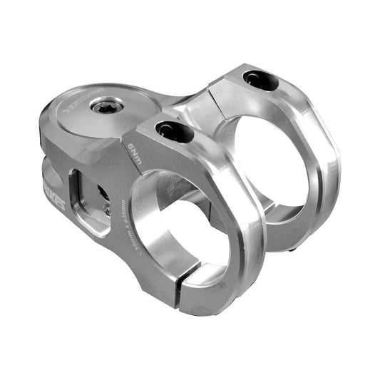 Avanço DMR DEFY50 com elevação de 5mm prateado — vista principal sobre fundo branco
