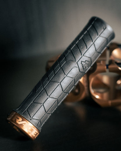 Grips RACE FACE GETTA Lock-On 135mm Preto/Bronze KashMoney