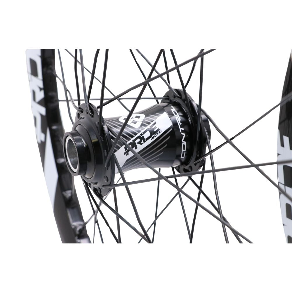 Par de Rodas PRIDE 20" (406mm) Carbono Wave Gloss White Control V2 Disc Eixos 20/15mm Preto/Branco