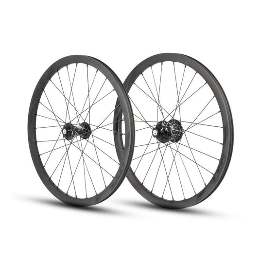 Par de Rodas PRIDE 20" (451mm) Carbono Wave Matt Black Disc Matrix Eixos 10/10mm Preto
