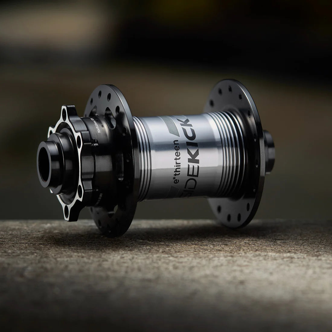 Cubo dianteiro E.THIRTEEN SIDEKICK Pro 15-20x110mm Boost Centerlock